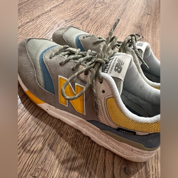 Men’s EUC New Balance 997H Retro-inspired Sneaker Size 6 - Picture 3 of 7